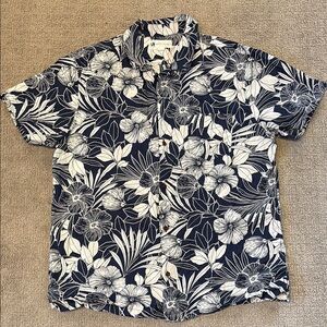 Aeropostale Navy and White Floral Men's Shirt